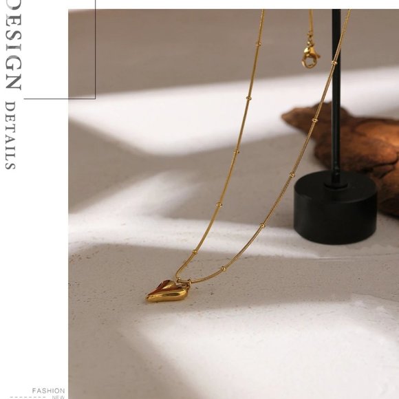 New 18K Gold Plated Heart Necklace a - Picture 4 of 5